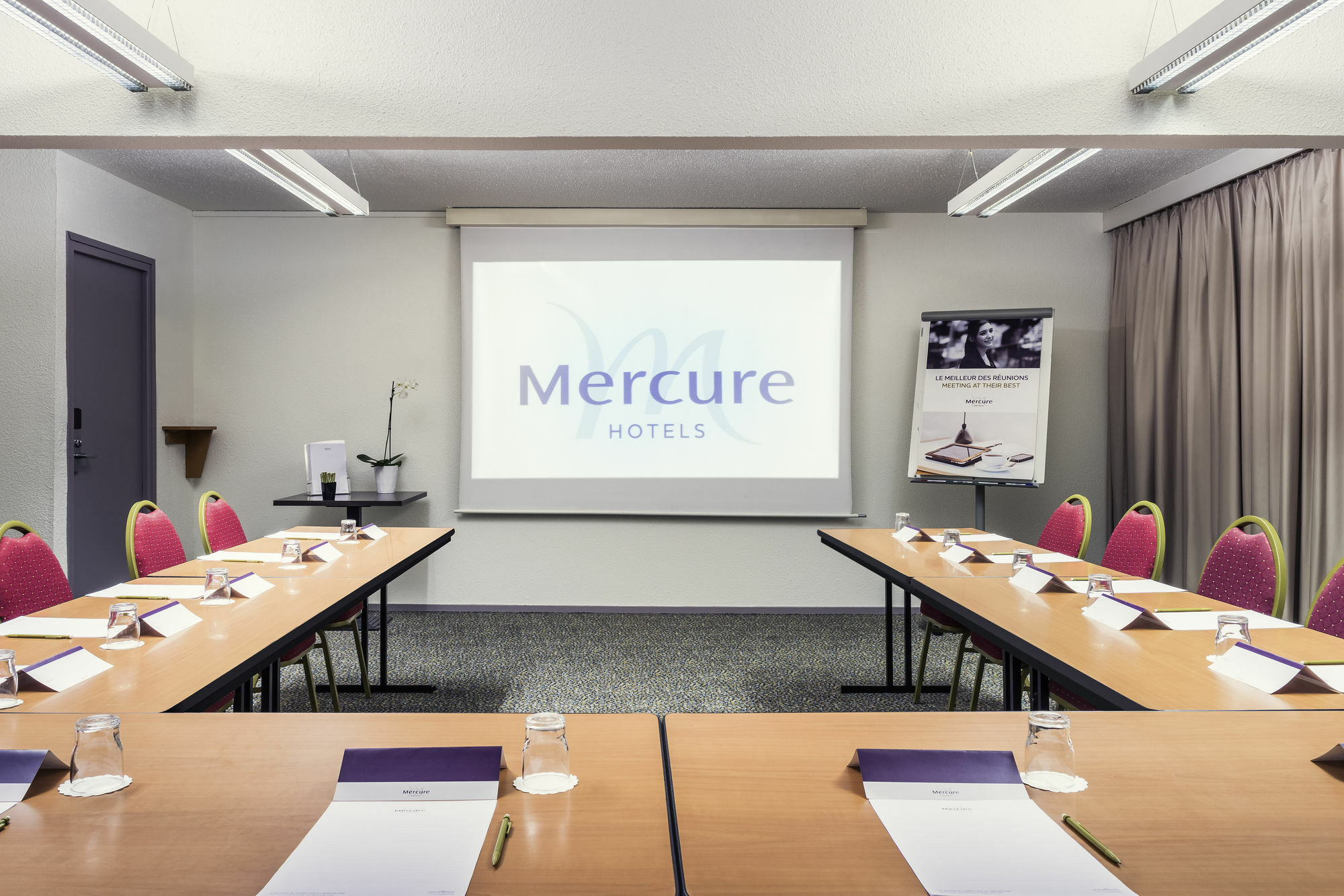 Mercure Paris Le Bourget Aeroport Le Blanc-Mesnil Exterior foto
